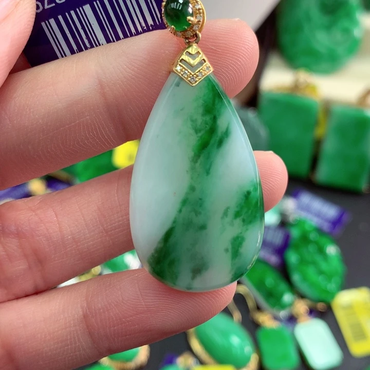 吊坠(不含链)18K金镶嵌翡翠