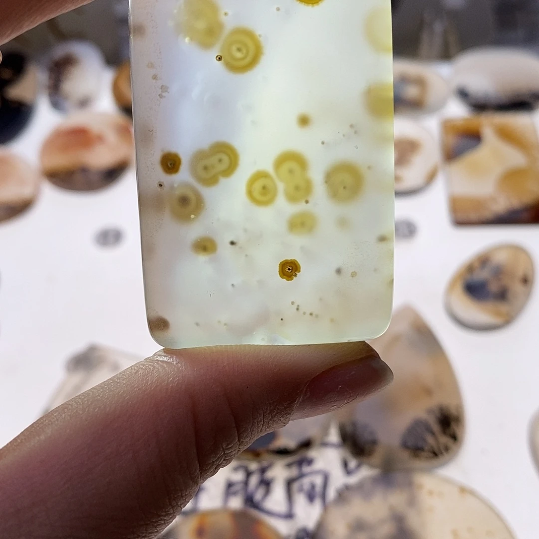 未镶嵌玛瑙/玉髓珠宝奇石