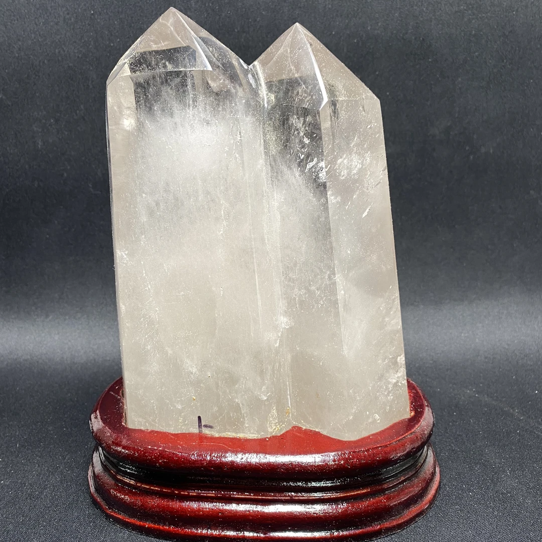 B174 天然水晶摆件