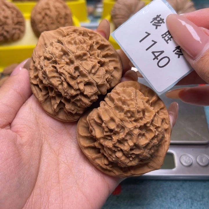 大***哥把件文玩核桃官帽50.1140
