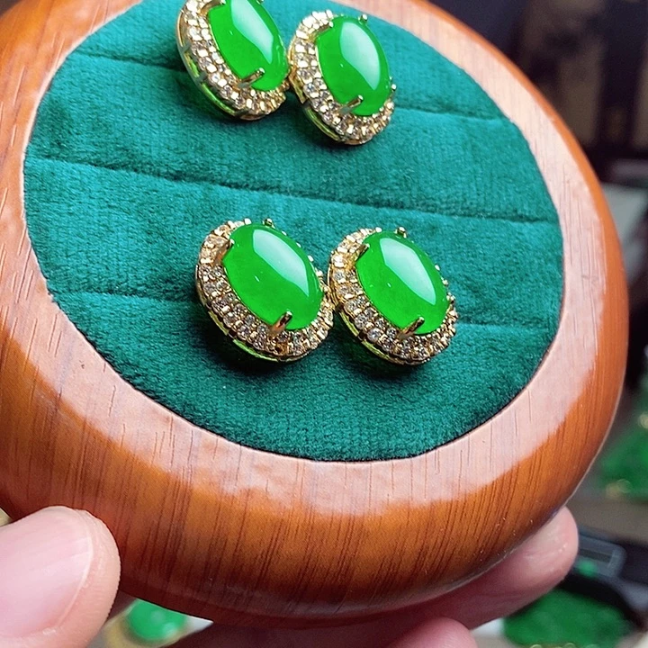 翡翠18K金镶嵌耳钉30