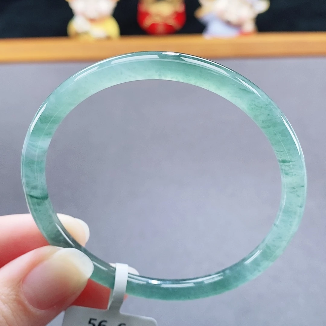 翡翠未镶嵌手镯84