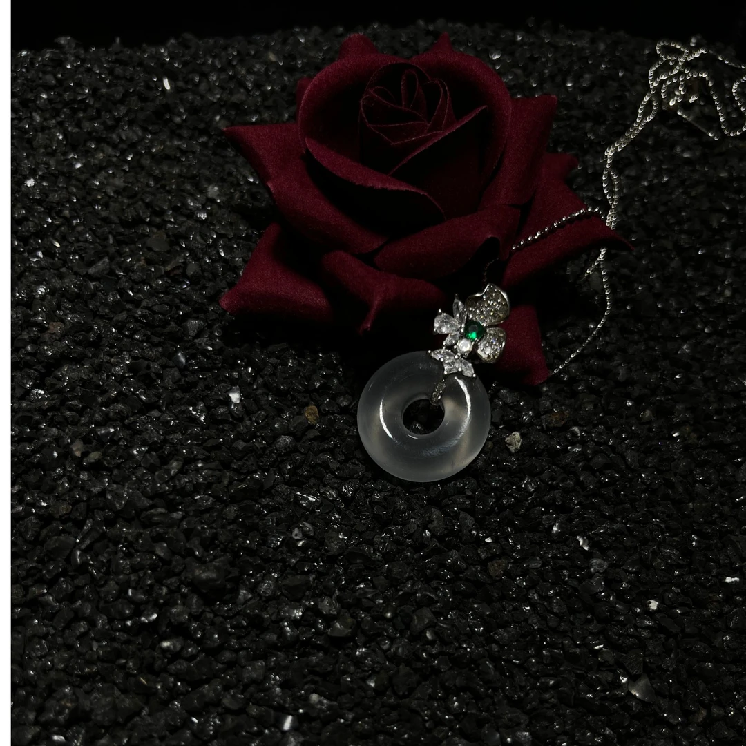 《兰玉珠宝甄选》新号开播福利 甜甜圈银镶荷花扣头吊坠