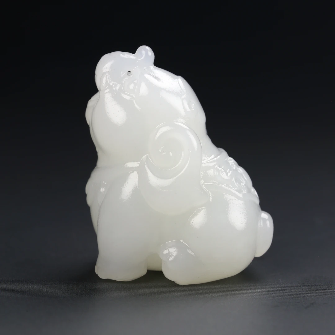 0104015和田玉吉祥如意小象吊坠