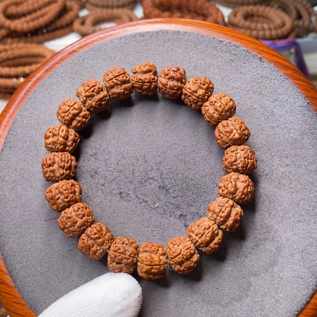 手串金刚菩提五瓣方墩梅花，尺寸15.5