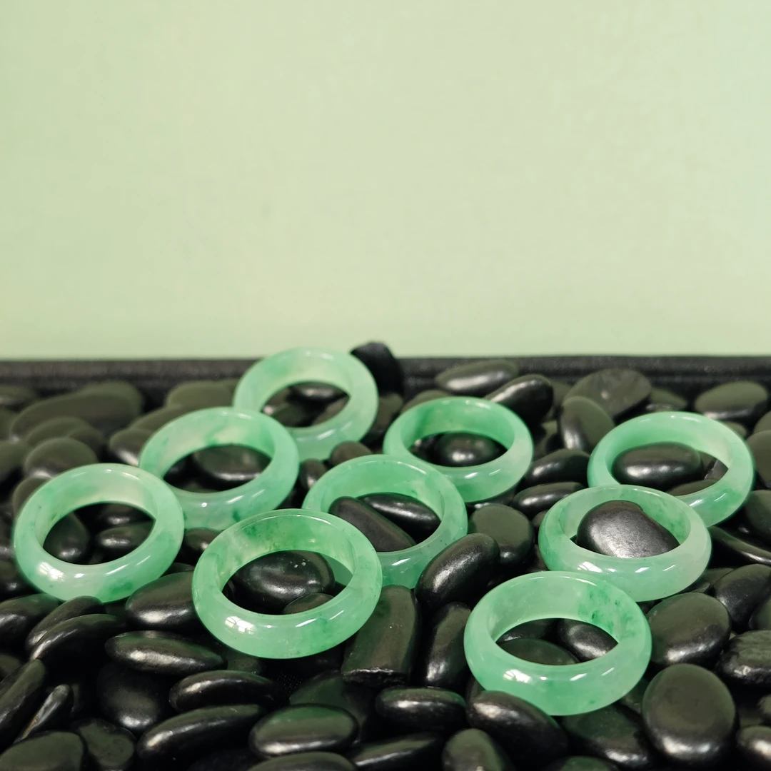 保真纯天然A货非洲翠戒圈多样性发一件