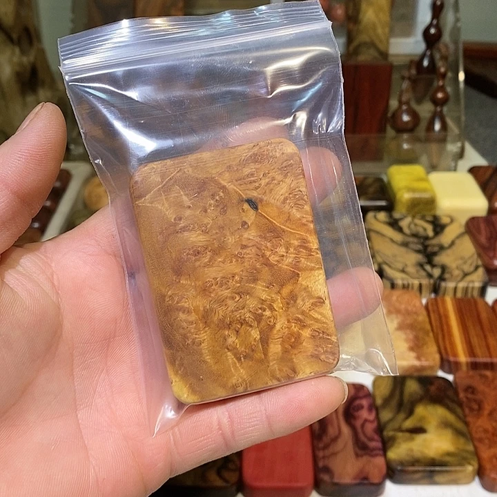 3***3火琉璃木质把玩件