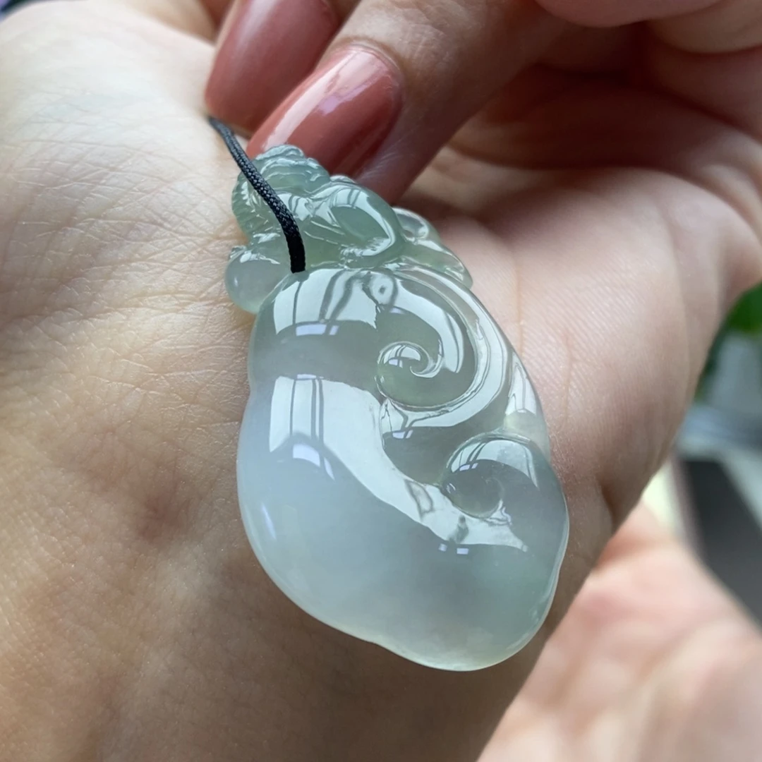 翡翠未镶嵌颈饰吊坠52