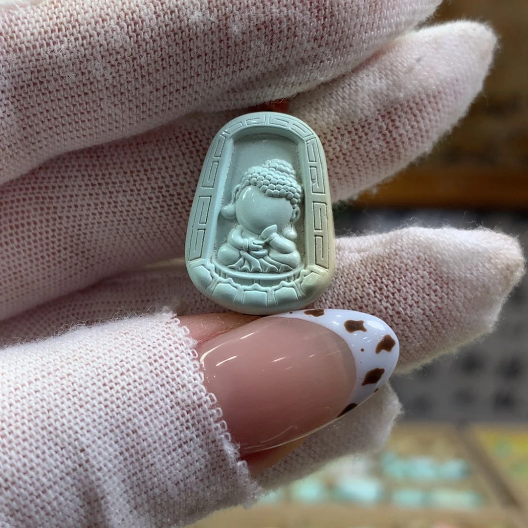 绿松石未镶嵌挂件