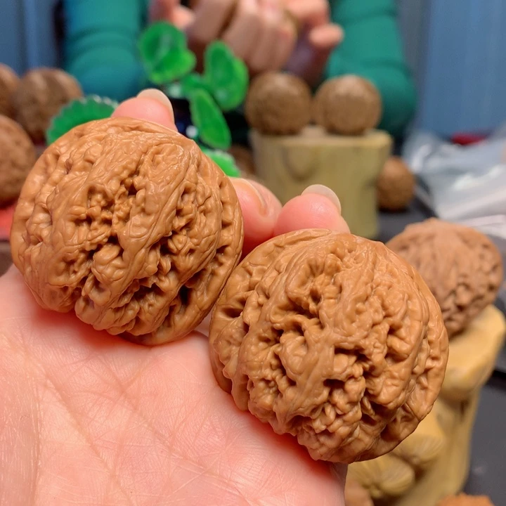 文玩核桃吊坠小****3大粗筋狮子头41.5