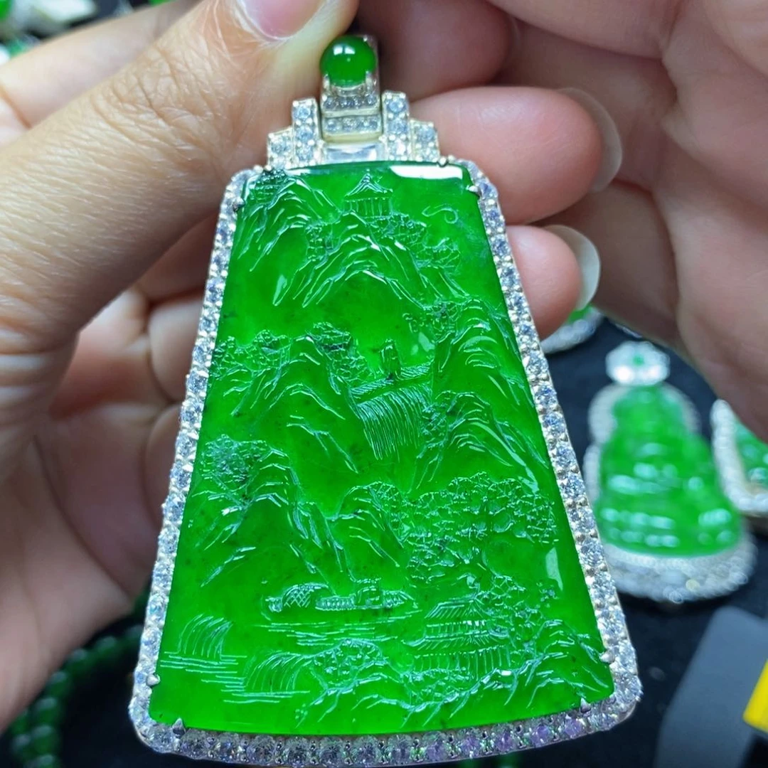 翡翠颈饰银S925镶嵌天然翡翠