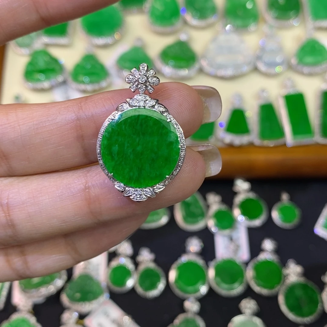 翡翠吊坠(不含链)18K金镶嵌吊坠