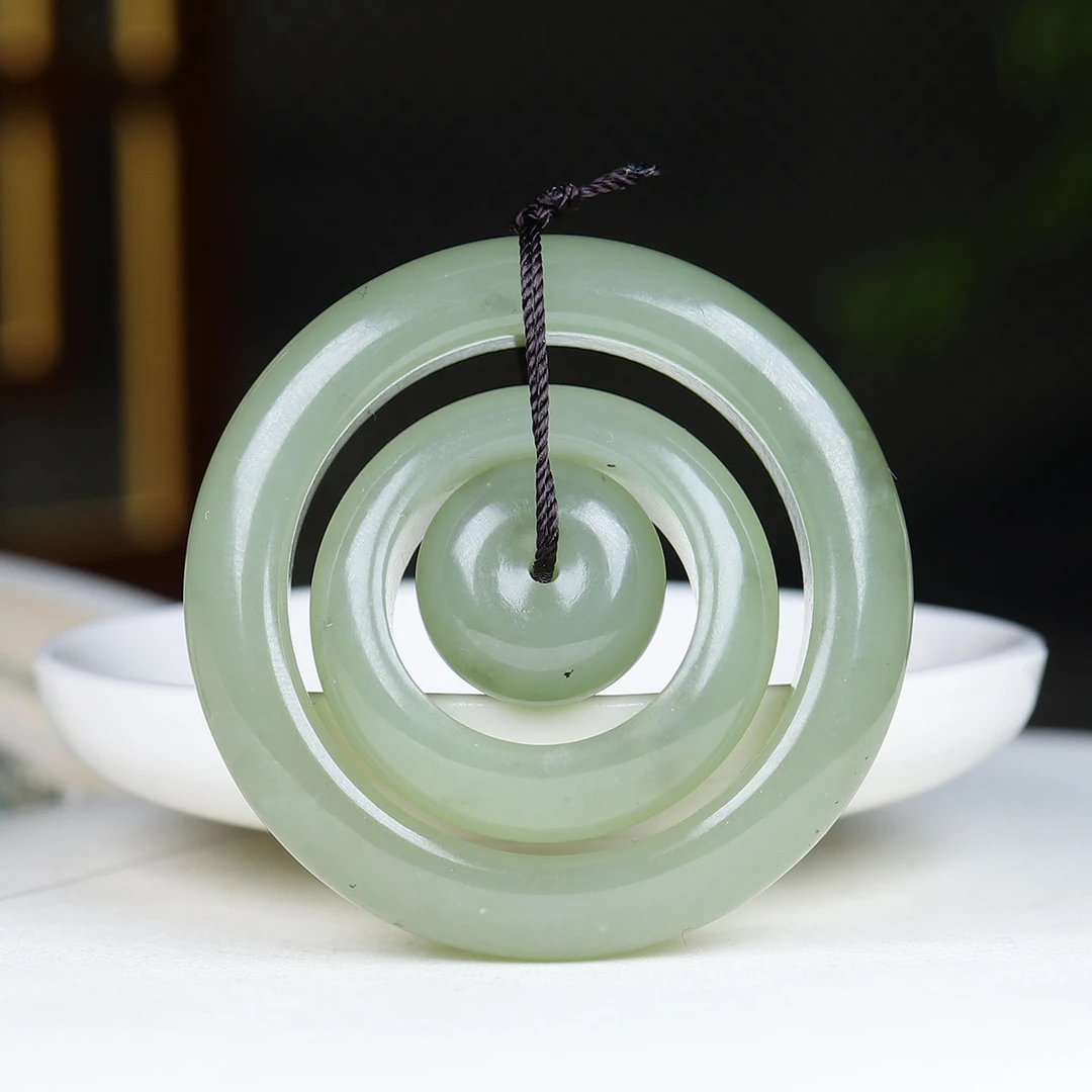 010266和田玉湖水绿同心环挂件