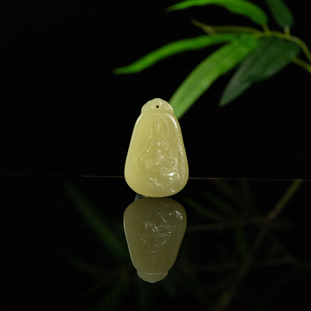 Lot5 和田玉挂件32.97g/十竹斋秋季拍卖1790222