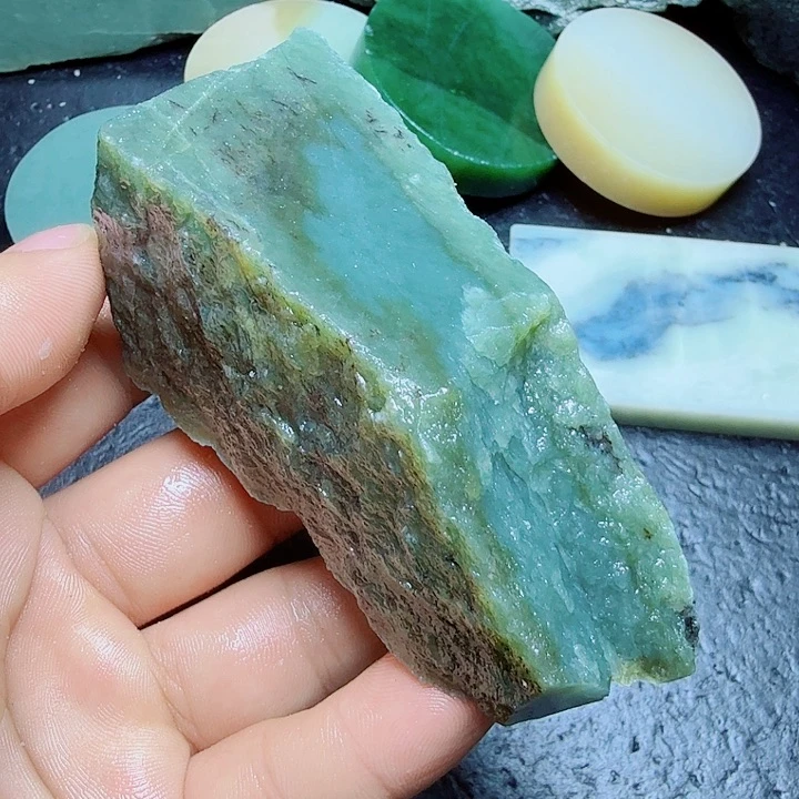 和田玉（糖玉）未镶嵌珠宝奇石