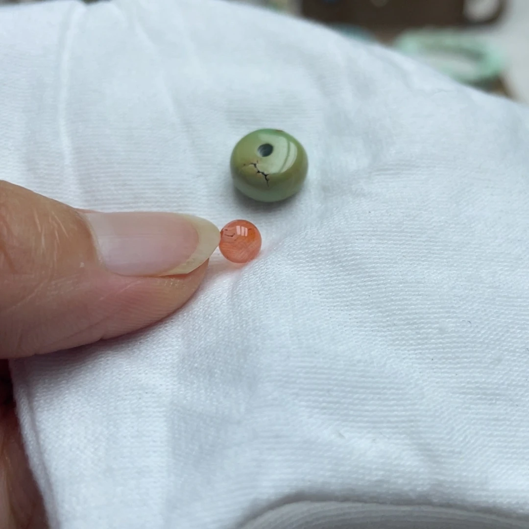 南红玛瑙未镶嵌珠宝奇石
