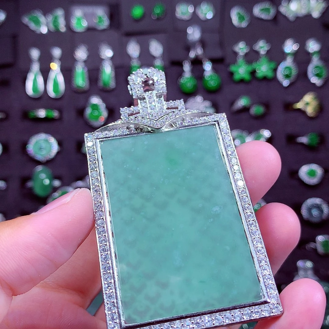 颈饰未镶嵌翡翠天然