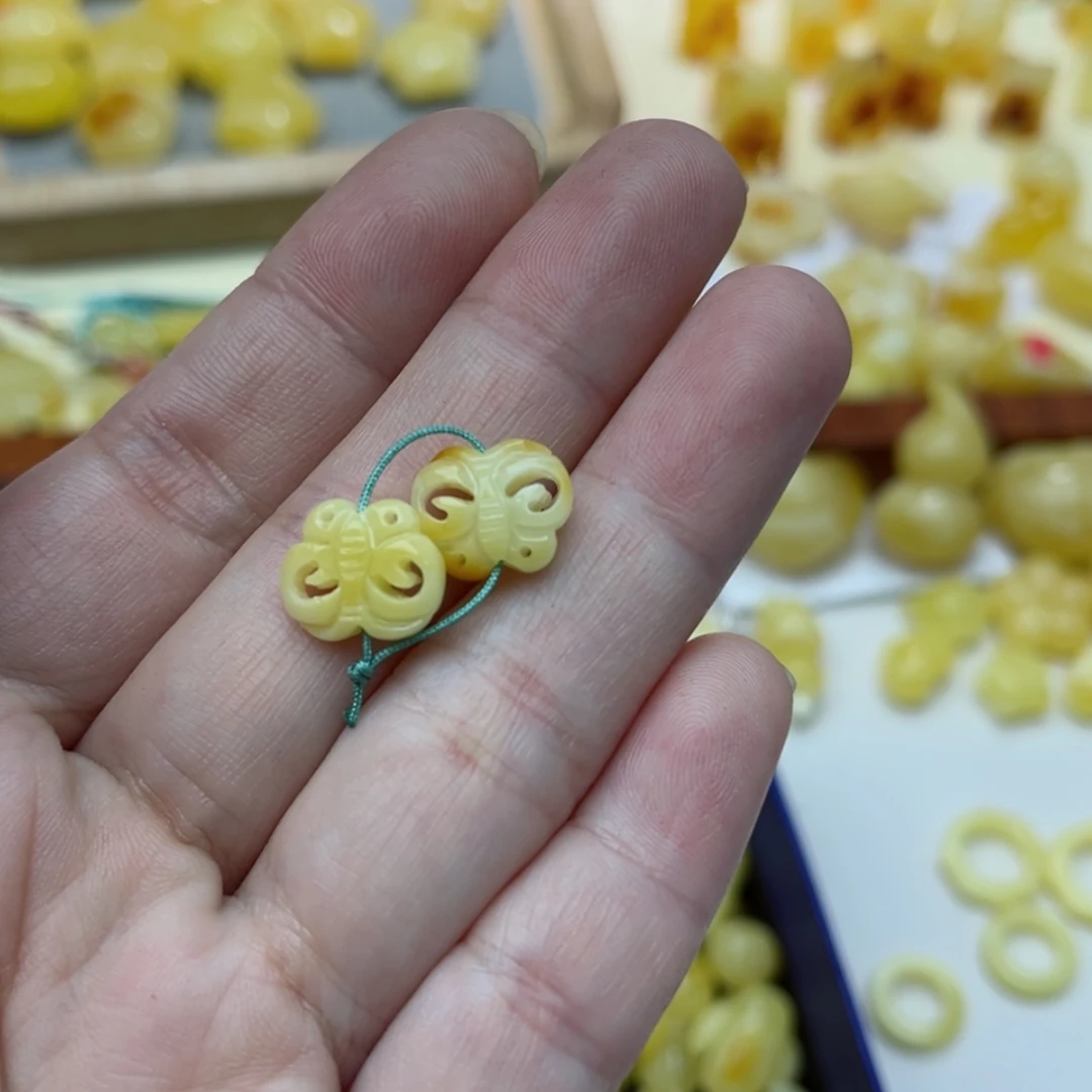 【闪购商品】蜜蜡裸石未镶嵌配饰