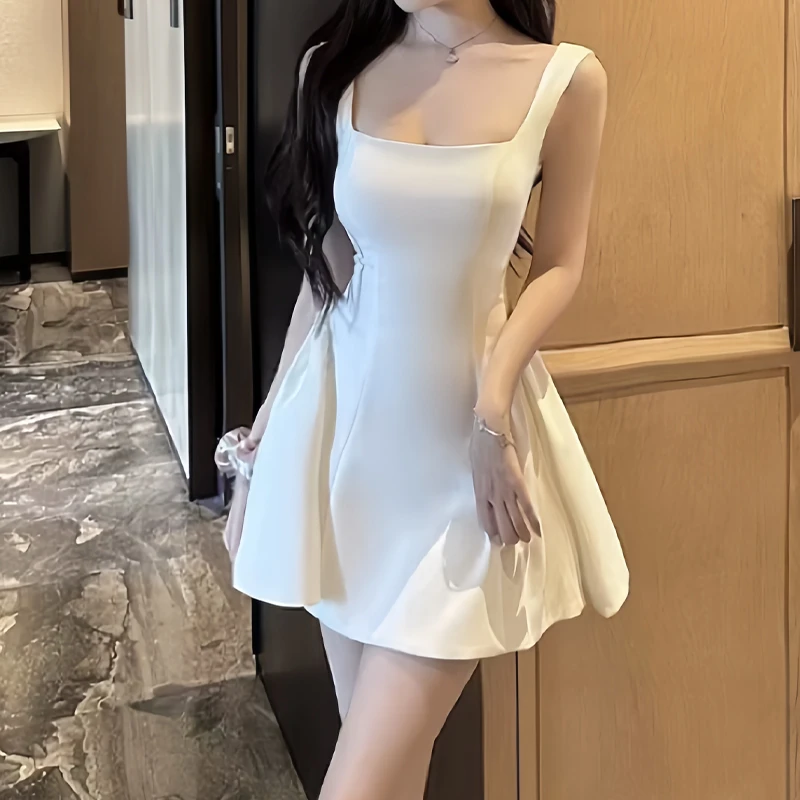 简单气质吊带连衣裙子女夏季2025新款法式杏色收腰a字短裙高级感