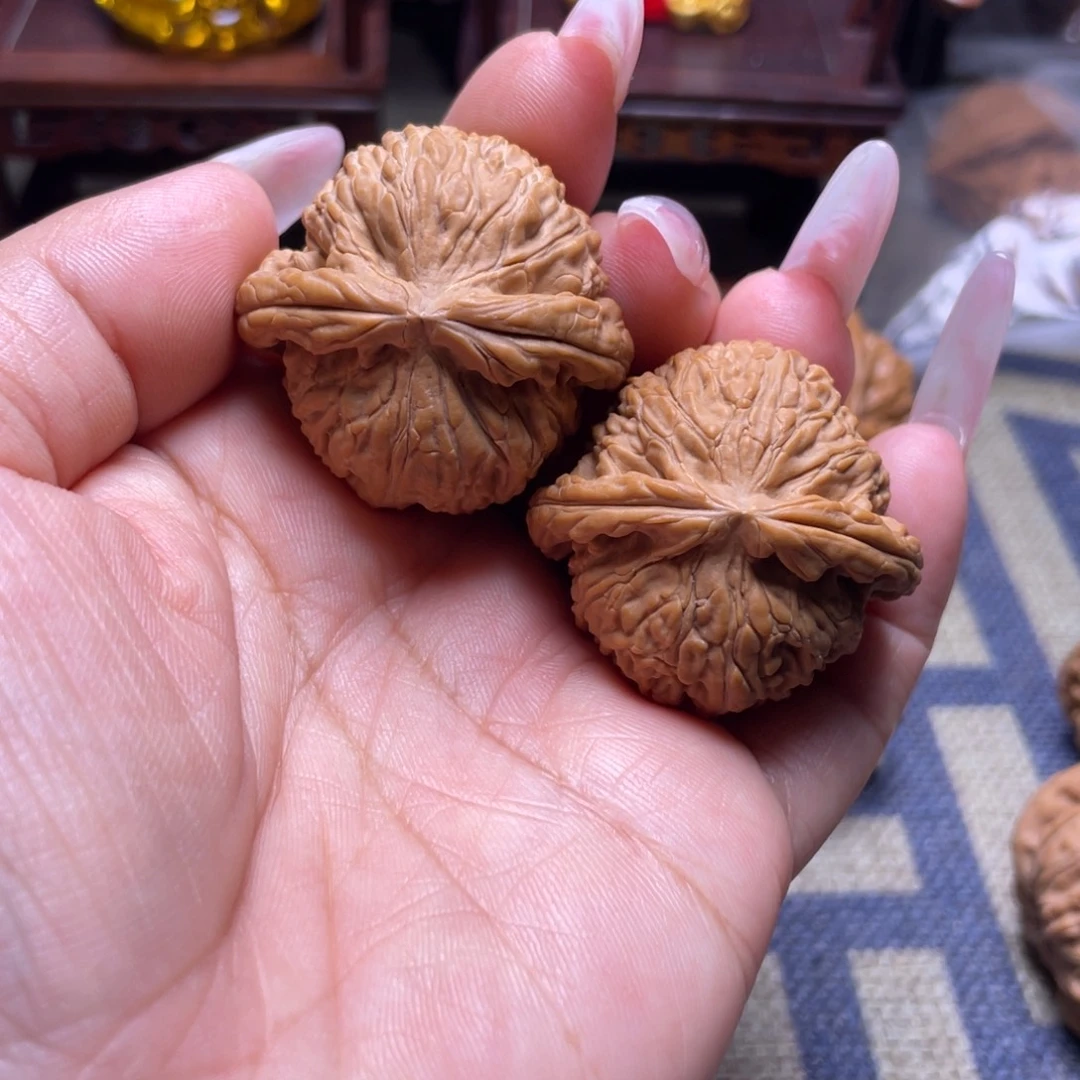 ****！文玩核桃吊坠37白狮子文玩