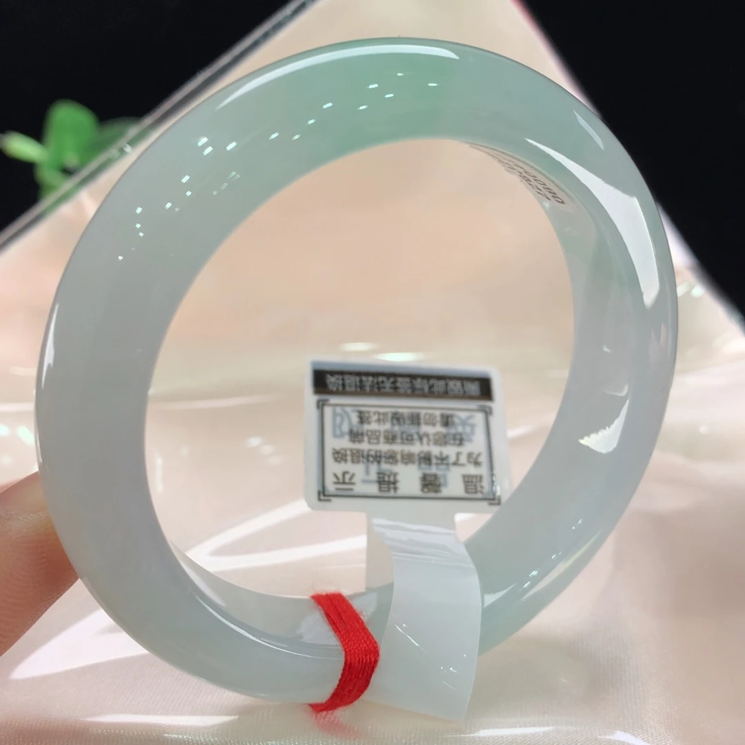 翡翠未镶嵌手镯0424微瑕