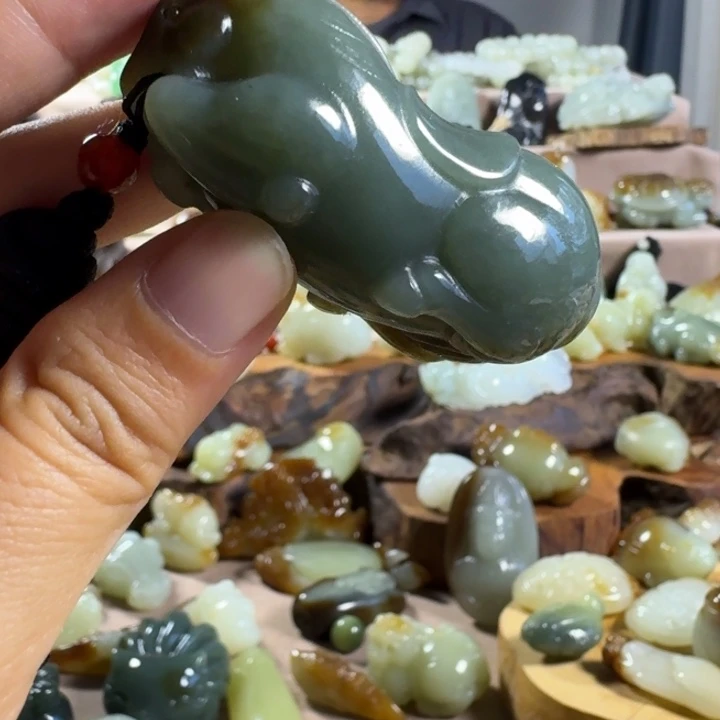 和田玉（糖玉）未镶嵌颈饰