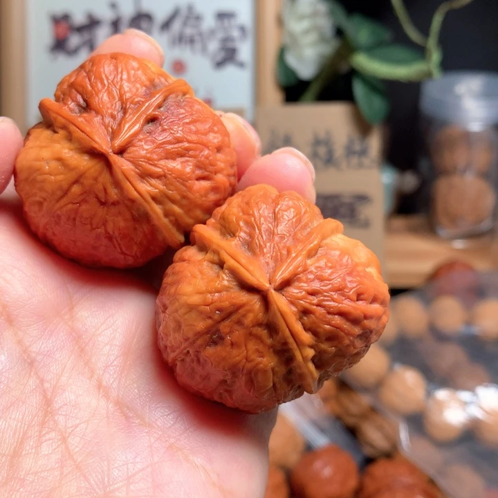文玩核桃吊坠七彩三棱41尺寸
