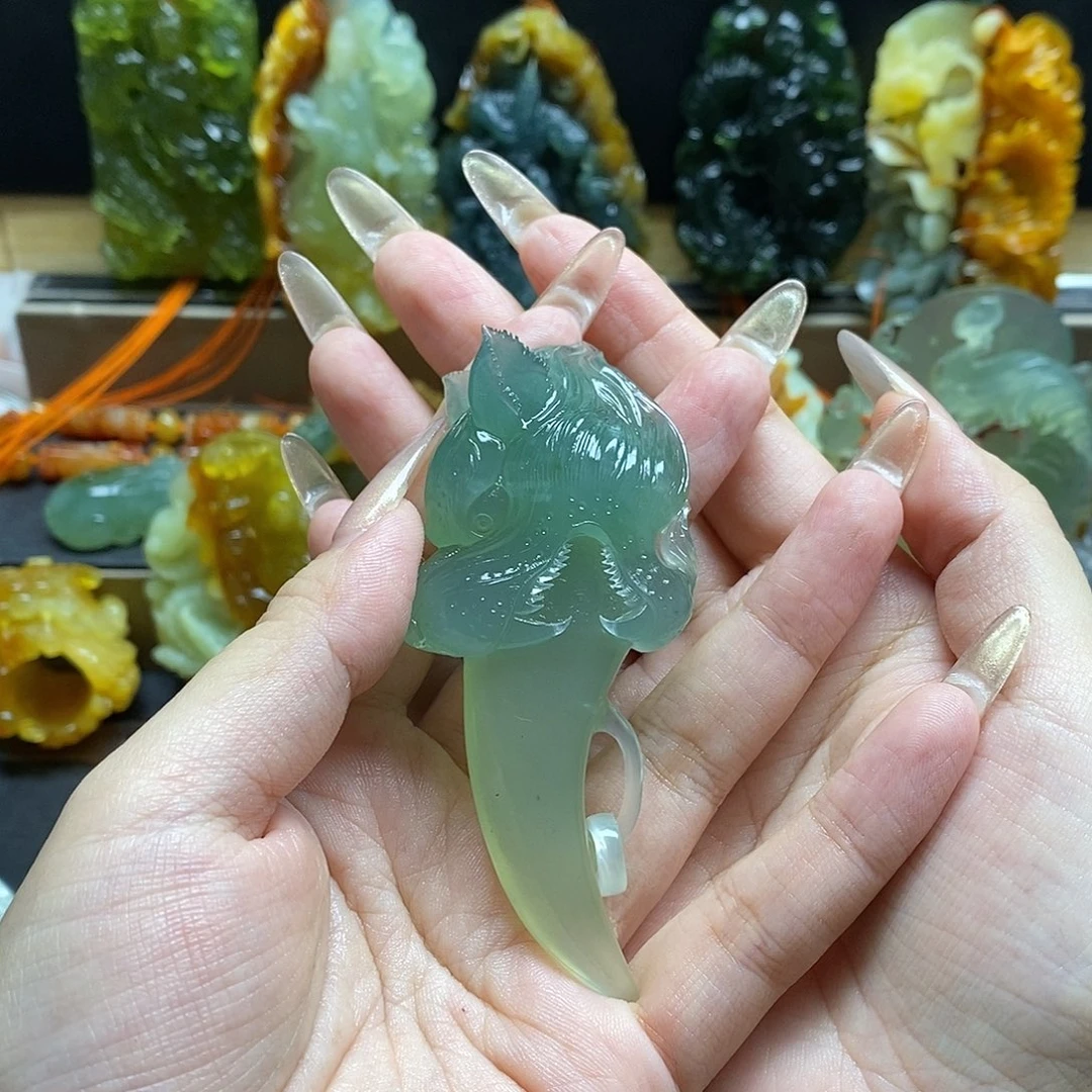 g***n蛇纹石玉未镶嵌颈饰