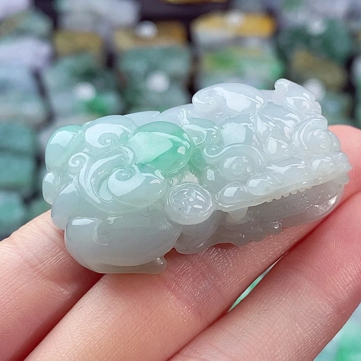 颈饰未镶嵌翡翠天然