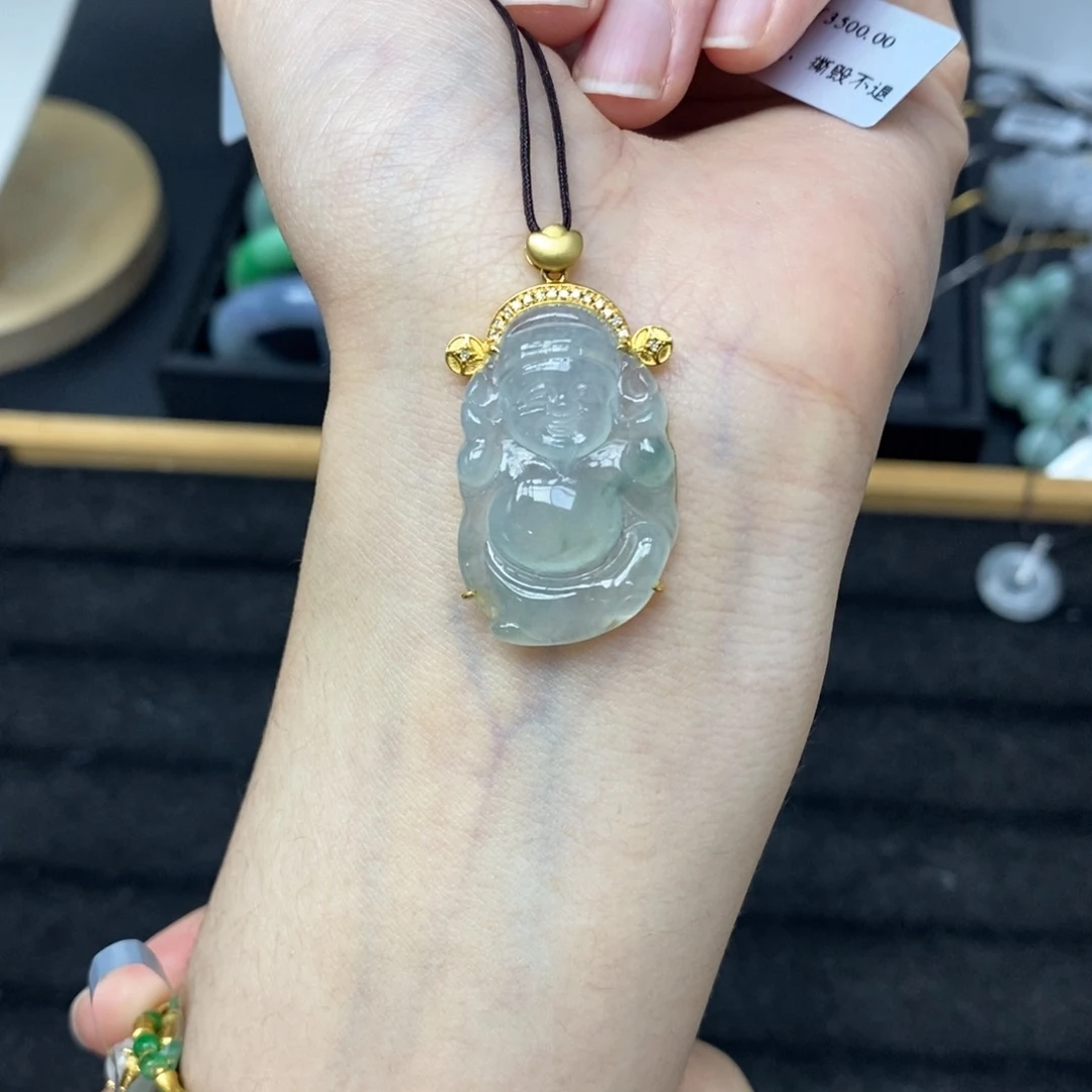 颈饰18K金镶嵌翡翠