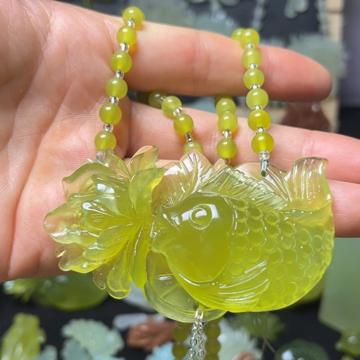 蛇纹石玉未镶嵌颈饰