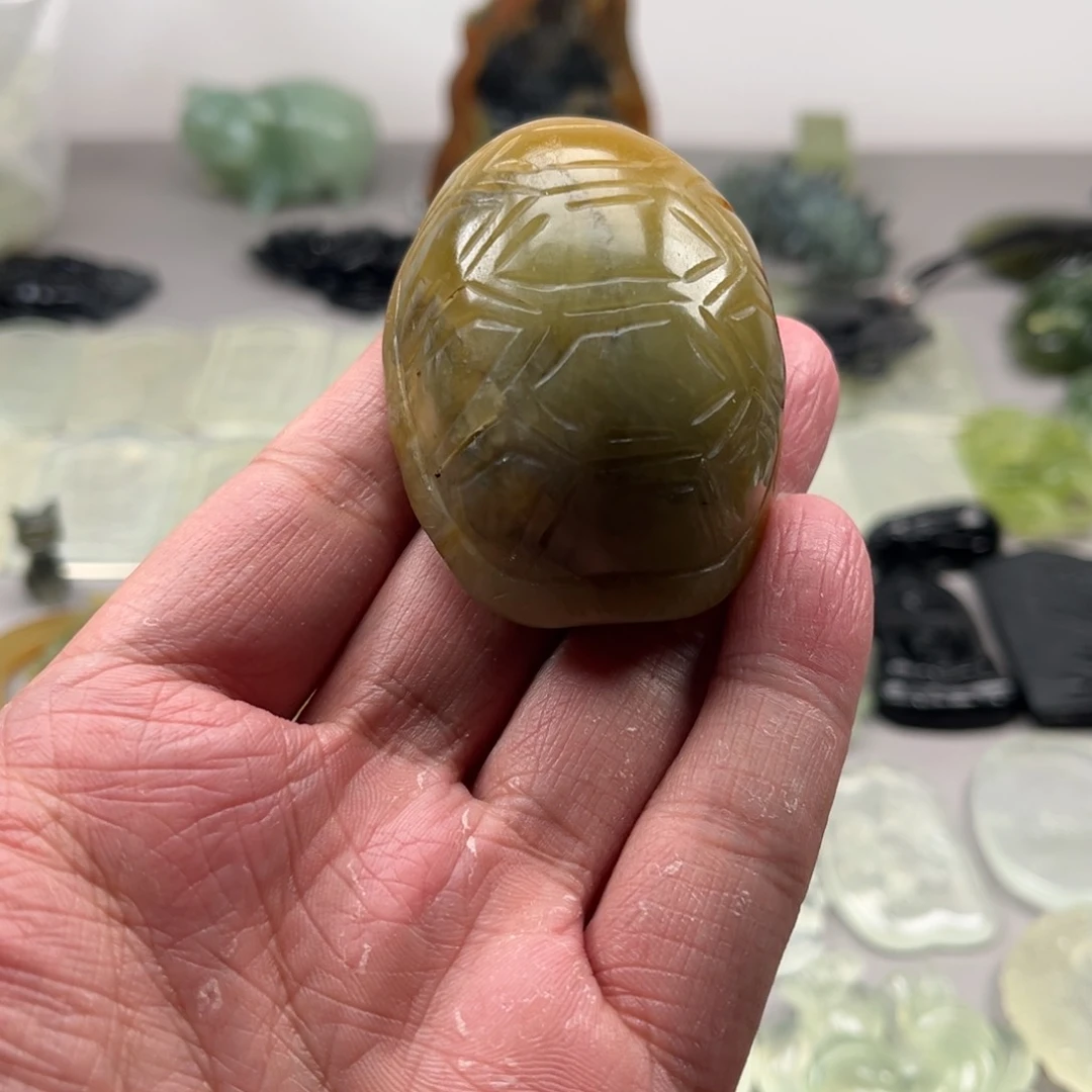 未镶嵌蛇纹石玉颈饰