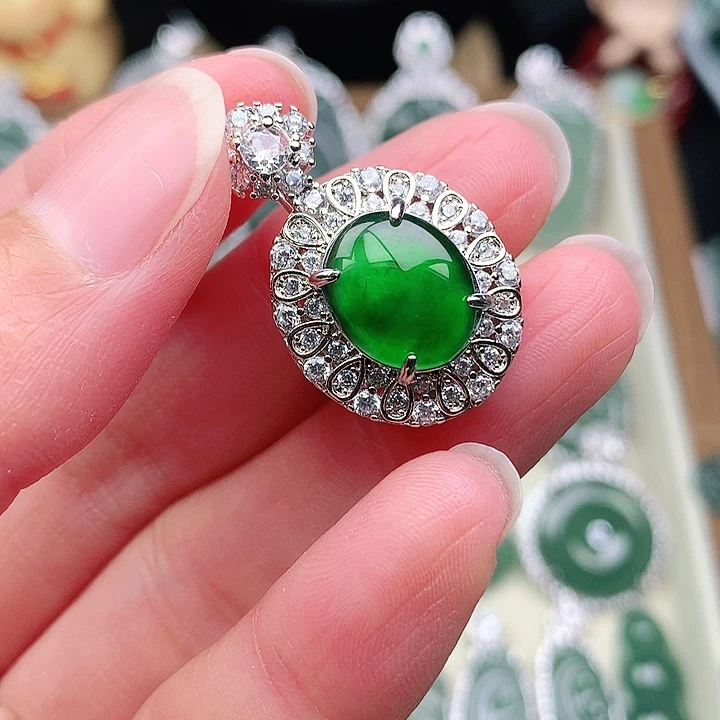 颈饰未镶嵌翡翠吊坠