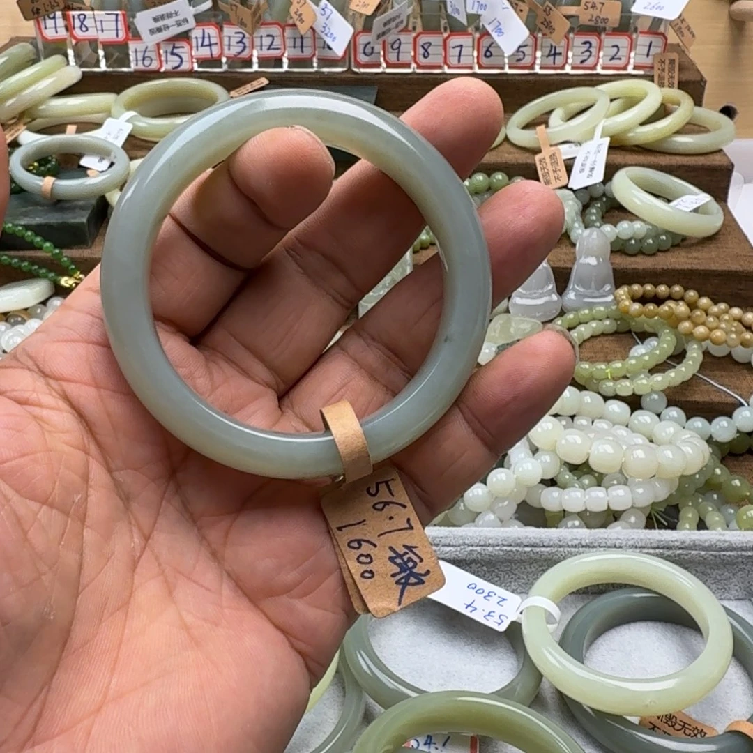 家****和田玉未镶嵌手镯