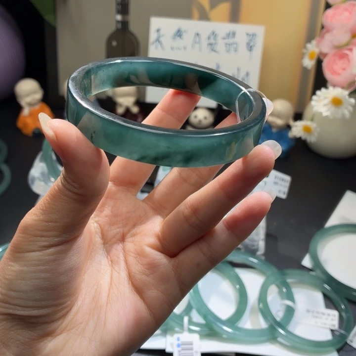 最***方翡翠未镶嵌手镯冰蓝