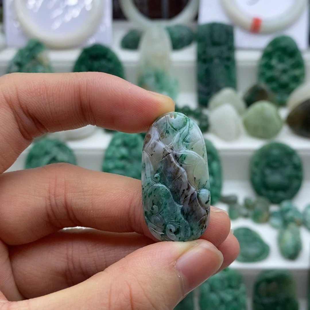 独山玉颈饰未镶嵌