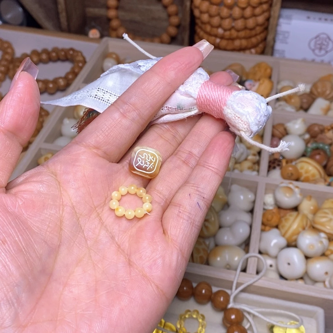 蛋****猴头核桃吊坠粉红泡泡 蜜卡 蜜发0.72克