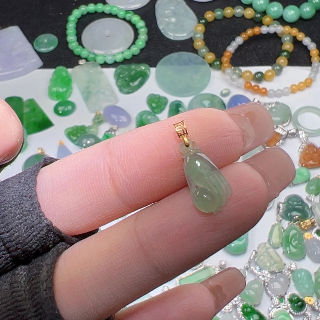 吊坠(不含链)18K金镶嵌翡翠