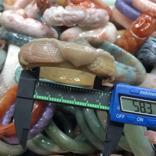 未镶嵌石英质玉珠宝半成品25