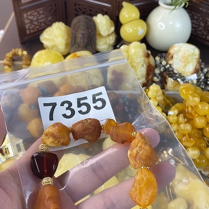蜜蜡未镶嵌珠宝奇石