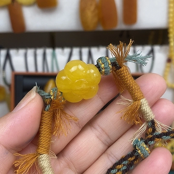 蜜蜡未镶嵌珠宝奇石手牌