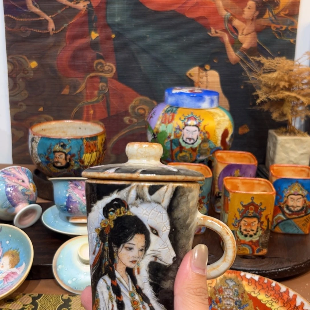 手工手绘白狐茶杯