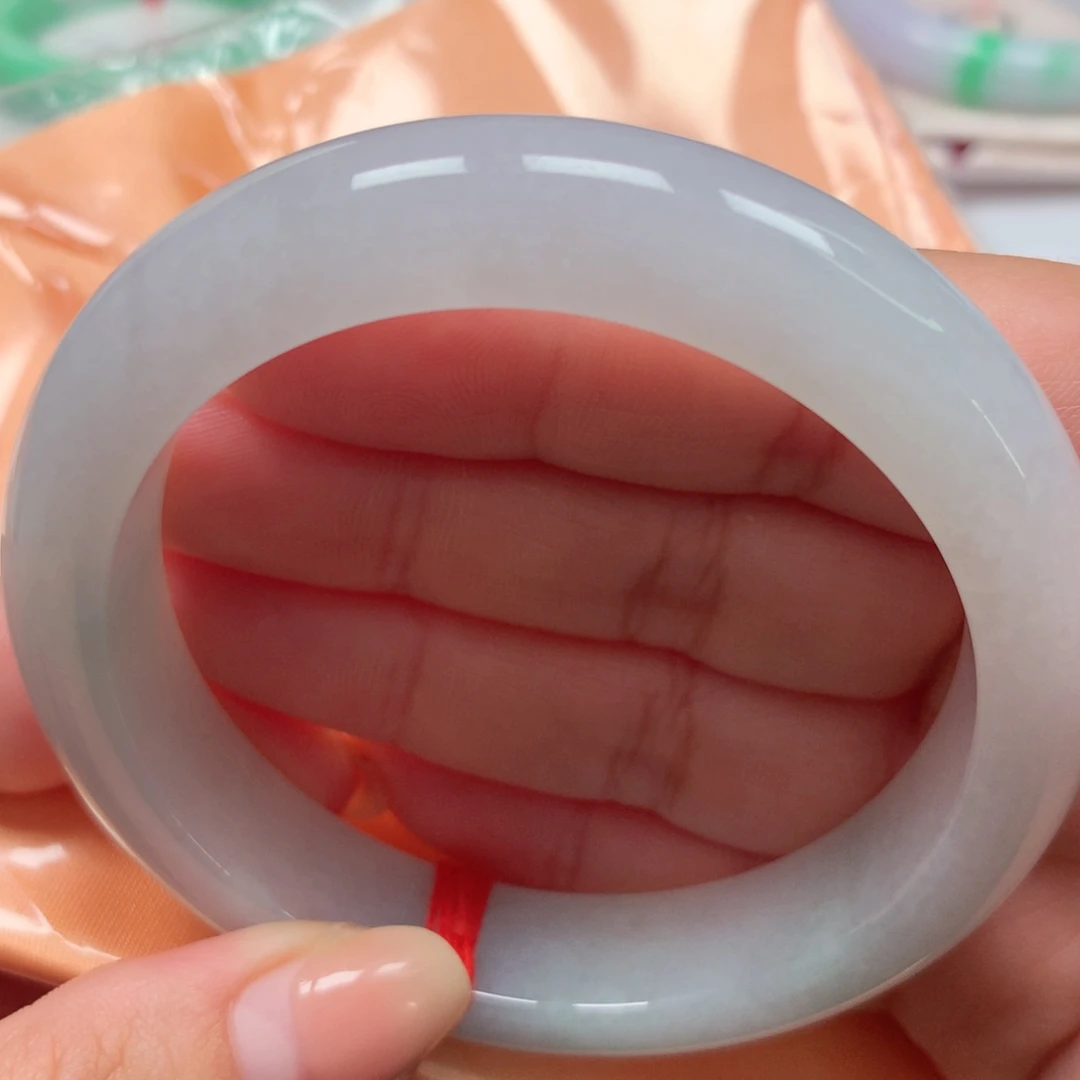 翡翠未镶嵌手镯27冰月光 一半浅绿 完美