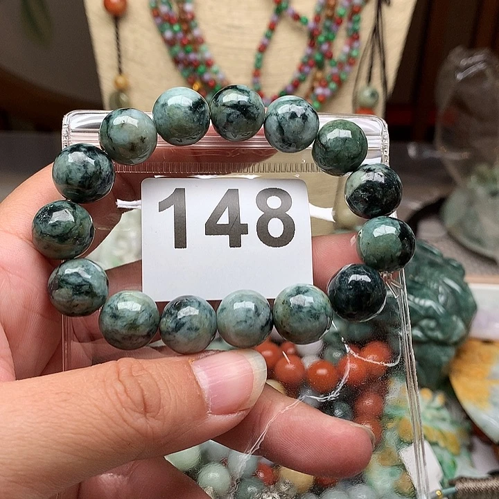 翡翠颈饰未镶嵌用****8翡翠