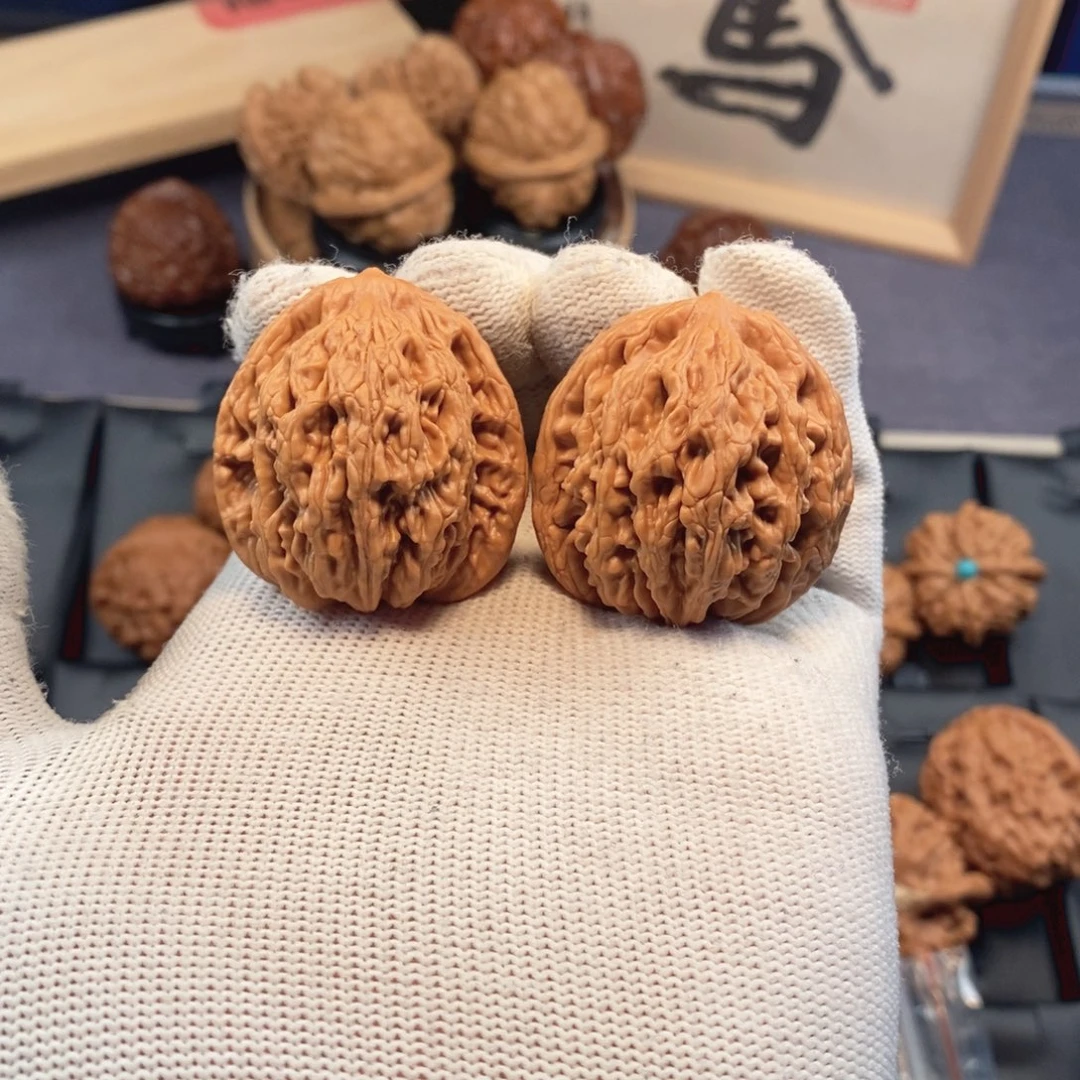 文玩核桃把件36尺麦穗虎头