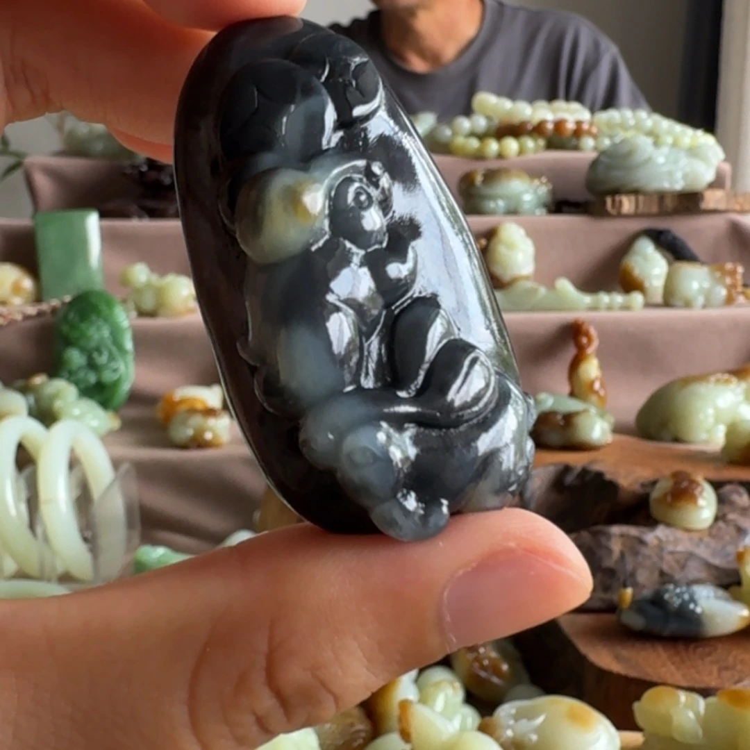 颈饰未镶嵌和田玉（糖玉）
