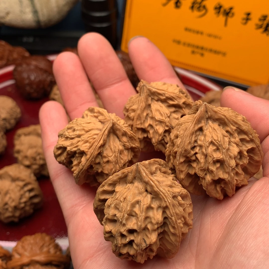 香***斯桃核吊坠盘山三棱