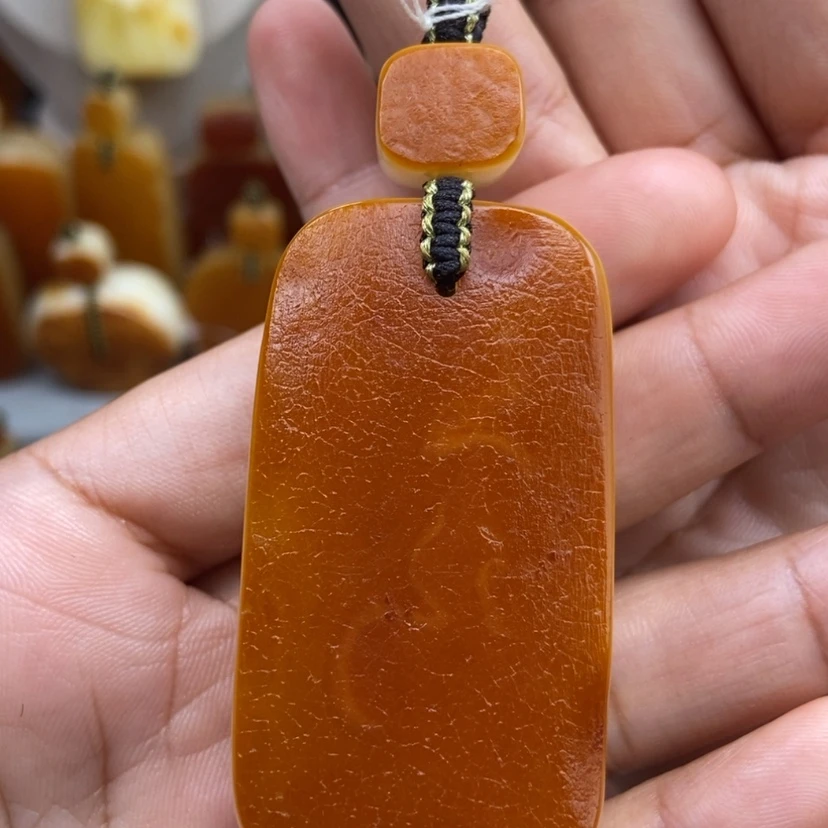 【闪购商品】琥珀颈饰未镶嵌