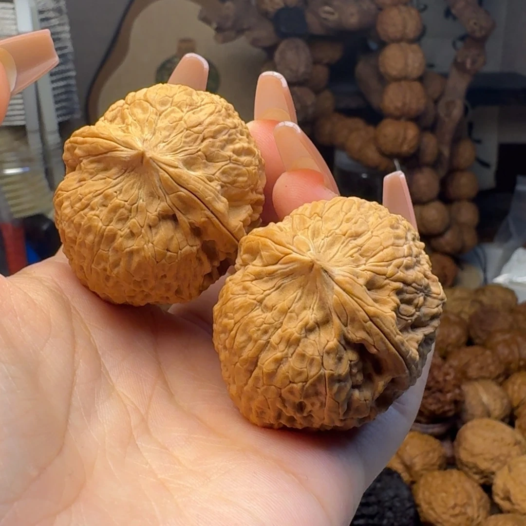 文玩核桃把件密纹狮子头42.4