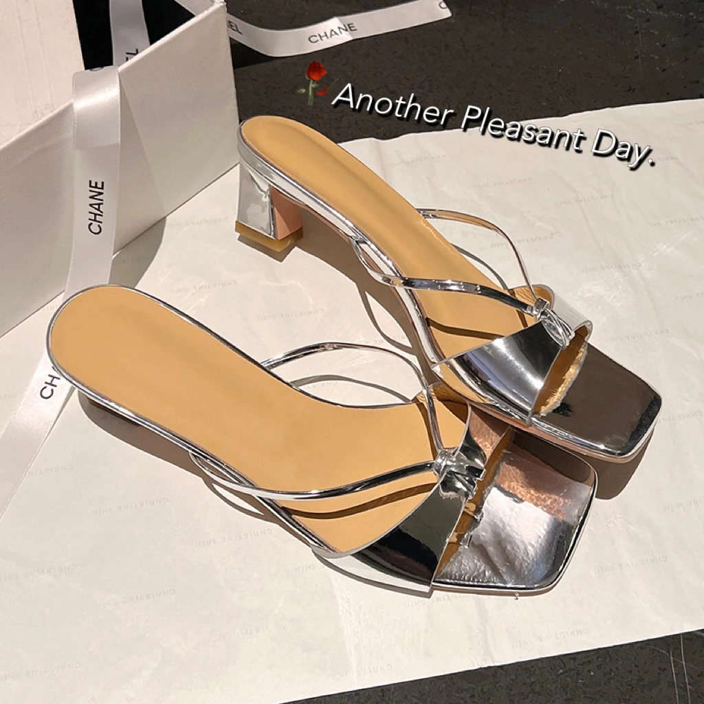 8006/4cm~欧美网红高级外穿设计露趾女夏凉鞋极简方头粗跟一字